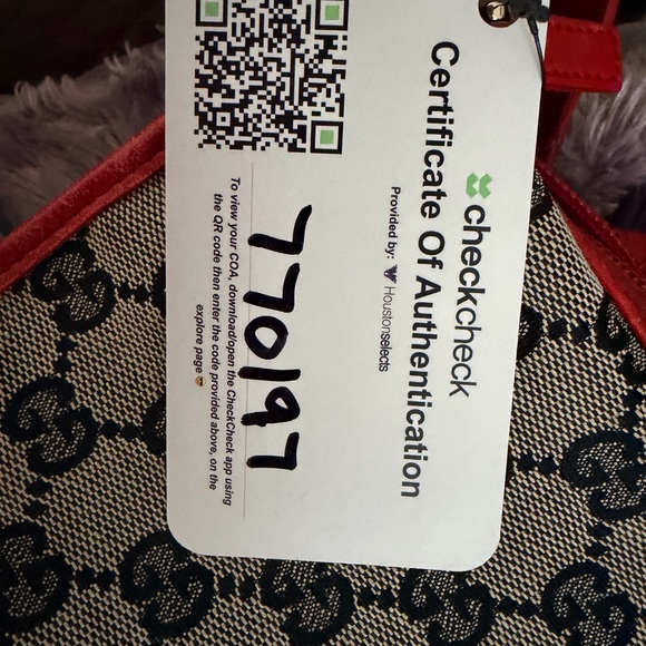 Gucci Red and Beige Shoulder Bag - Picture 14 of 14